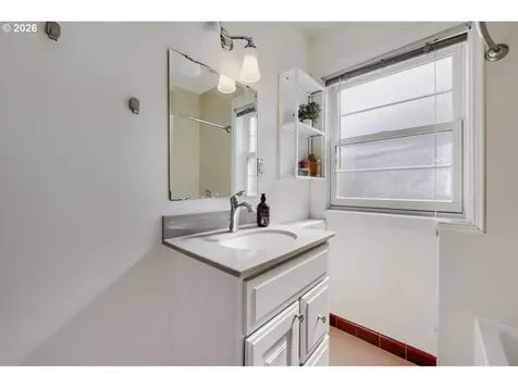6504 N Commercial Avenue Portland OR 97217