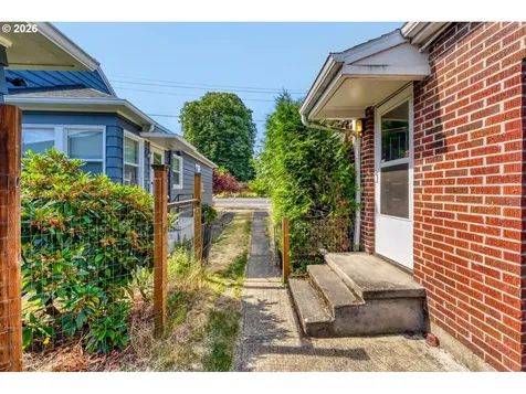 6504 N Commercial Avenue Portland OR 97217