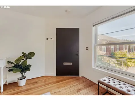 6504 N Commercial Avenue Portland OR 97217