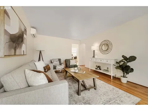 6504 N Commercial Avenue Portland OR 97217