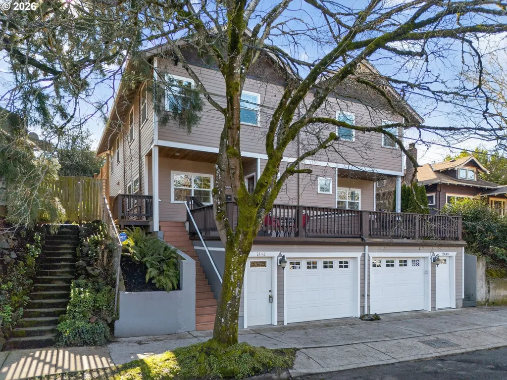 2448 SE Yamhill Street Portland OR 97214