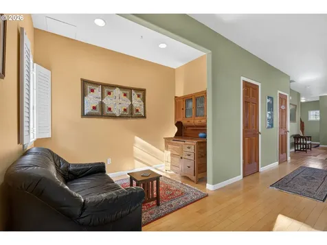 2448 SE Yamhill Street Portland OR 97214