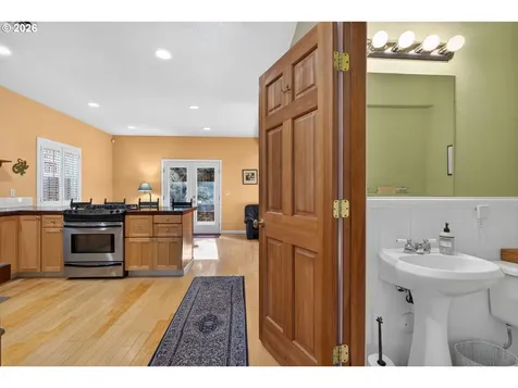 2448 SE Yamhill Street Portland OR 97214