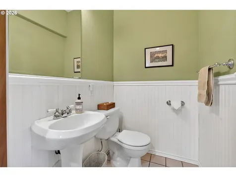 2448 SE Yamhill Street Portland OR 97214