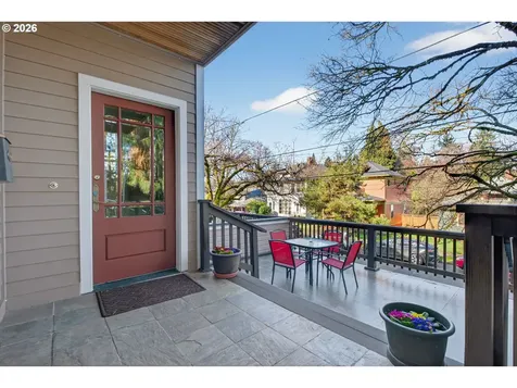 2448 SE Yamhill Street Portland OR 97214