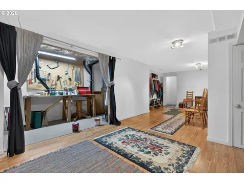 2448 SE Yamhill Street Portland OR 97214