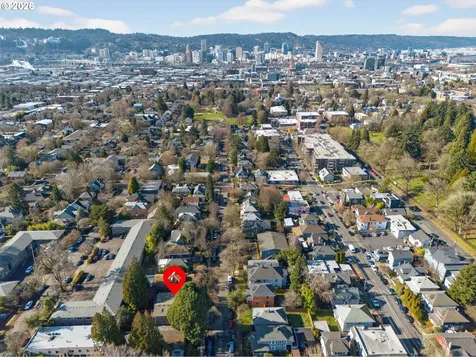 2448 SE Yamhill Street Portland OR 97214