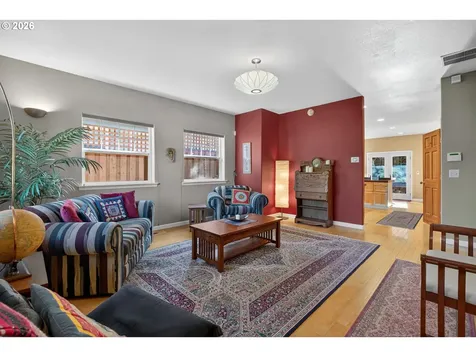 2448 SE Yamhill Street Portland OR 97214