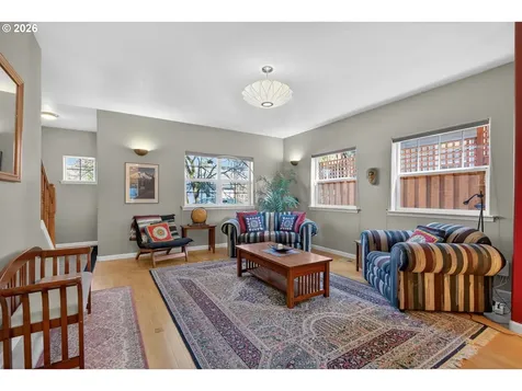 2448 SE Yamhill Street Portland OR 97214