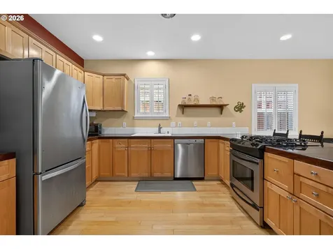2448 SE Yamhill Street Portland OR 97214