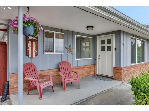 1524 E 9th Street The Dalles OR 97058