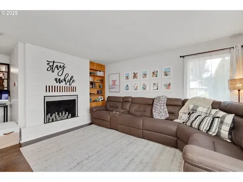 1524 E 9th Street The Dalles OR 97058