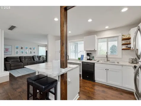 1524 E 9th Street The Dalles OR 97058