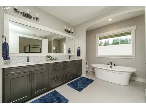 16121 S Amacher Lane Oregon City OR 97045