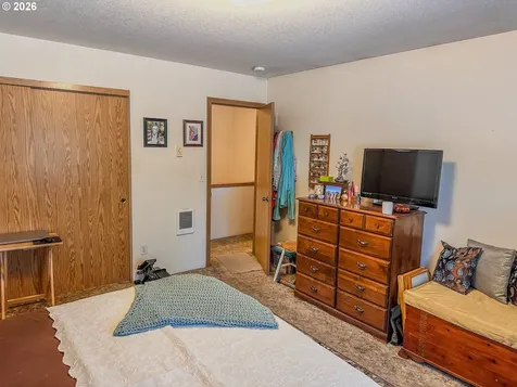 18309 Portland Avenue Gladstone OR 97027