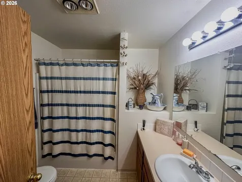 18309 Portland Avenue Gladstone OR 97027