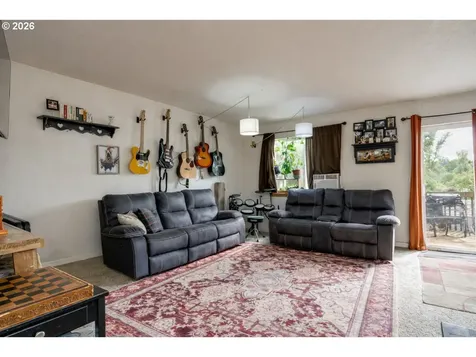 18309 Portland Avenue Gladstone OR 97027