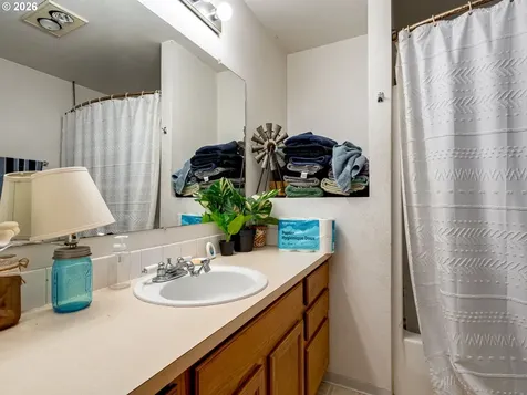 18309 Portland Avenue Gladstone OR 97027