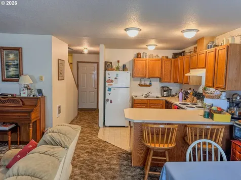 18309 Portland Avenue Gladstone OR 97027
