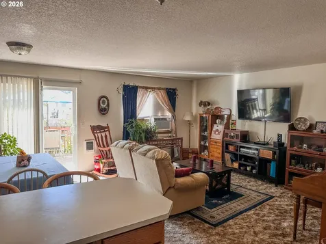 18309 Portland Avenue Gladstone OR 97027