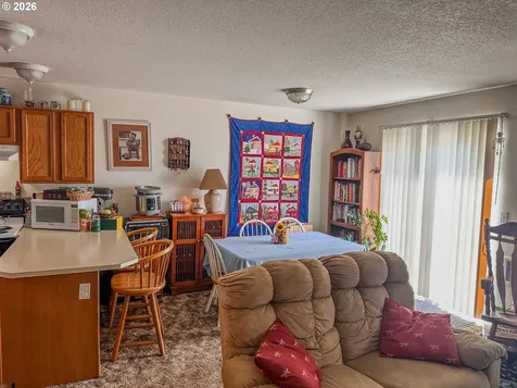 18309 Portland Avenue Gladstone OR 97027