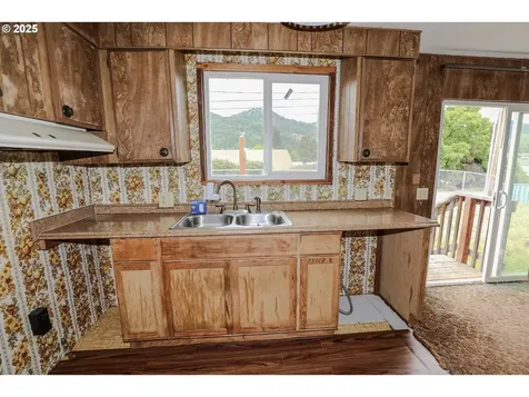 1028 Cornutt Street Myrtle Creek OR 97457