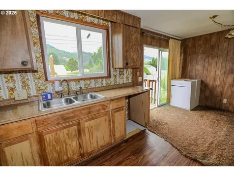 1028 Cornutt Street Myrtle Creek OR 97457