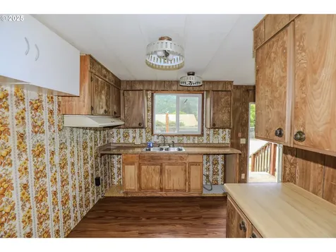 1028 Cornutt Street Myrtle Creek OR 97457
