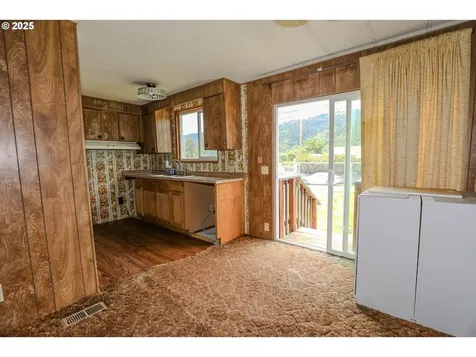 1028 Cornutt Street Myrtle Creek OR 97457