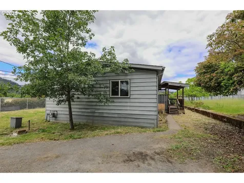 1028 Cornutt Street Myrtle Creek OR 97457