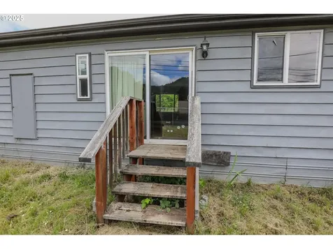 1028 Cornutt Street Myrtle Creek OR 97457
