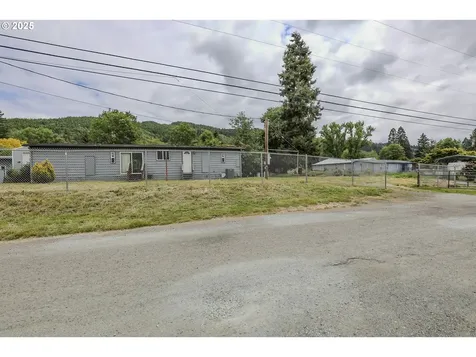 1028 Cornutt Street Myrtle Creek OR 97457