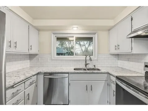 446 Kodiak Street Eugene OR 97401