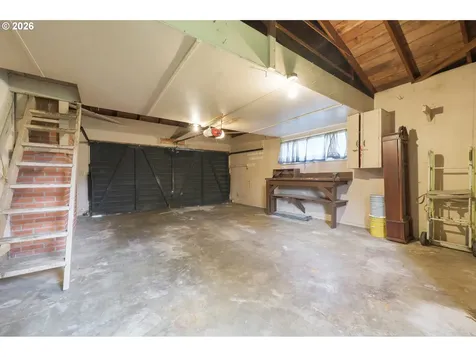 2028 Monterey Lane Eugene OR 97401