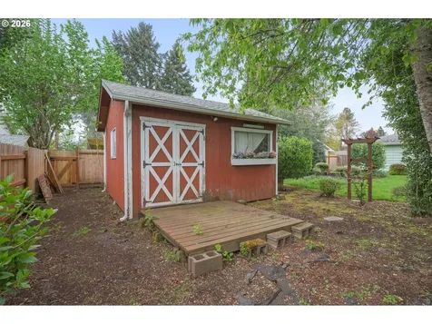 2028 Monterey Lane Eugene OR 97401