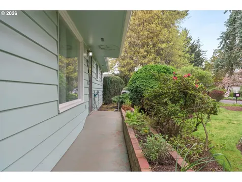 2028 Monterey Lane Eugene OR 97401