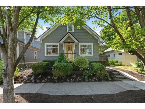 8719 SE 15th Avenue Portland OR 97202