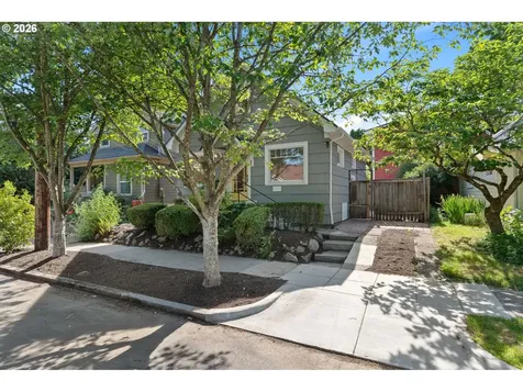 8719 SE 15th Avenue Portland OR 97202