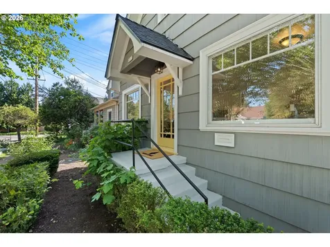 8719 SE 15th Avenue Portland OR 97202
