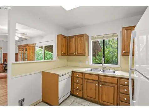 6027 N Greeley Avenue Portland OR 97217