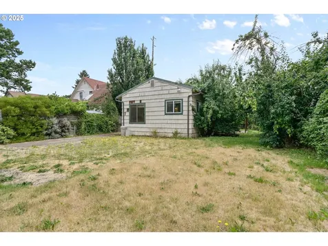 6027 N Greeley Avenue Portland OR 97217