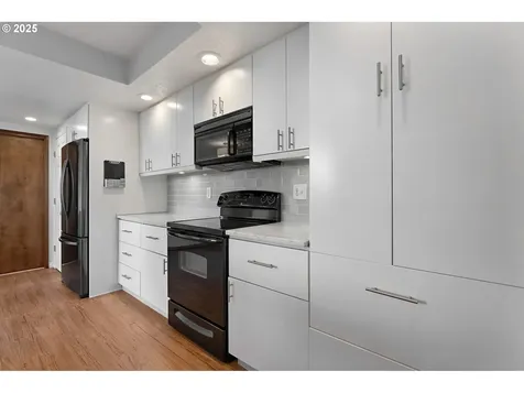 9590 SW Brentwood Place Portland OR 97224