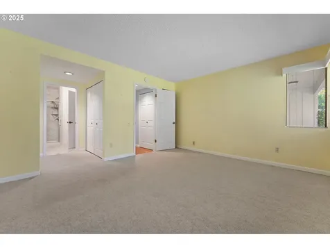 9590 SW Brentwood Place Portland OR 97224