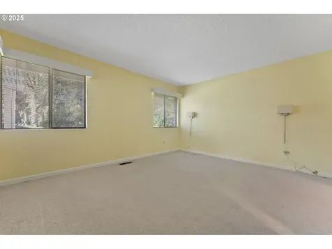 9590 SW Brentwood Place Portland OR 97224