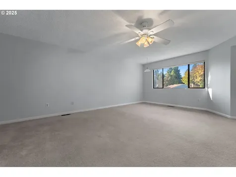 9590 SW Brentwood Place Portland OR 97224