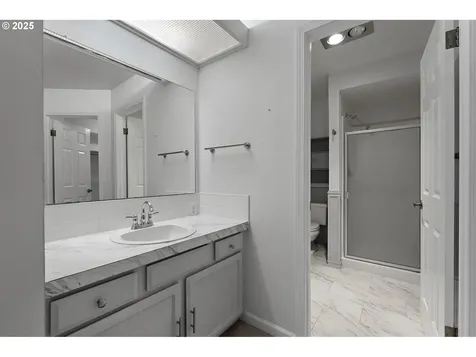 9590 SW Brentwood Place Portland OR 97224
