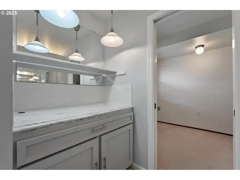 9590 SW Brentwood Place Portland OR 97224