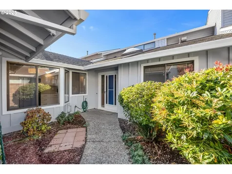 9590 SW Brentwood Place Portland OR 97224