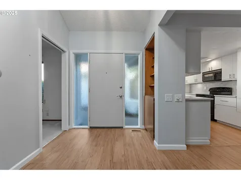 9590 SW Brentwood Place Portland OR 97224