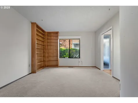 9590 SW Brentwood Place Portland OR 97224